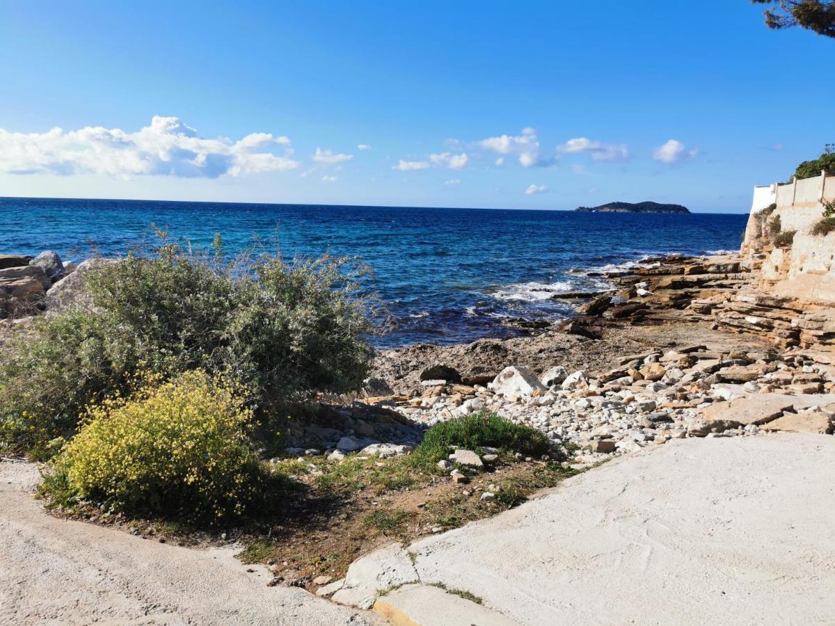 Les Pieds Dans L'Eau Plage Saint-Jean La Ciotat Exterior photo